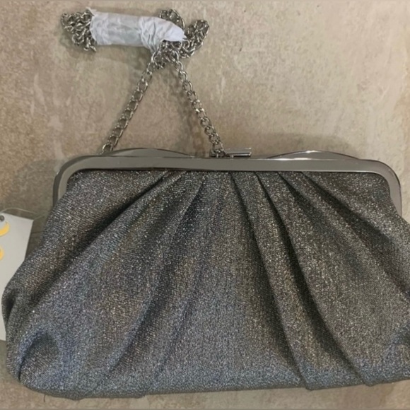 Nina pleated clutch bag - Picture 2 of 15